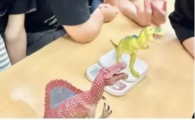 量りを使う子ども３