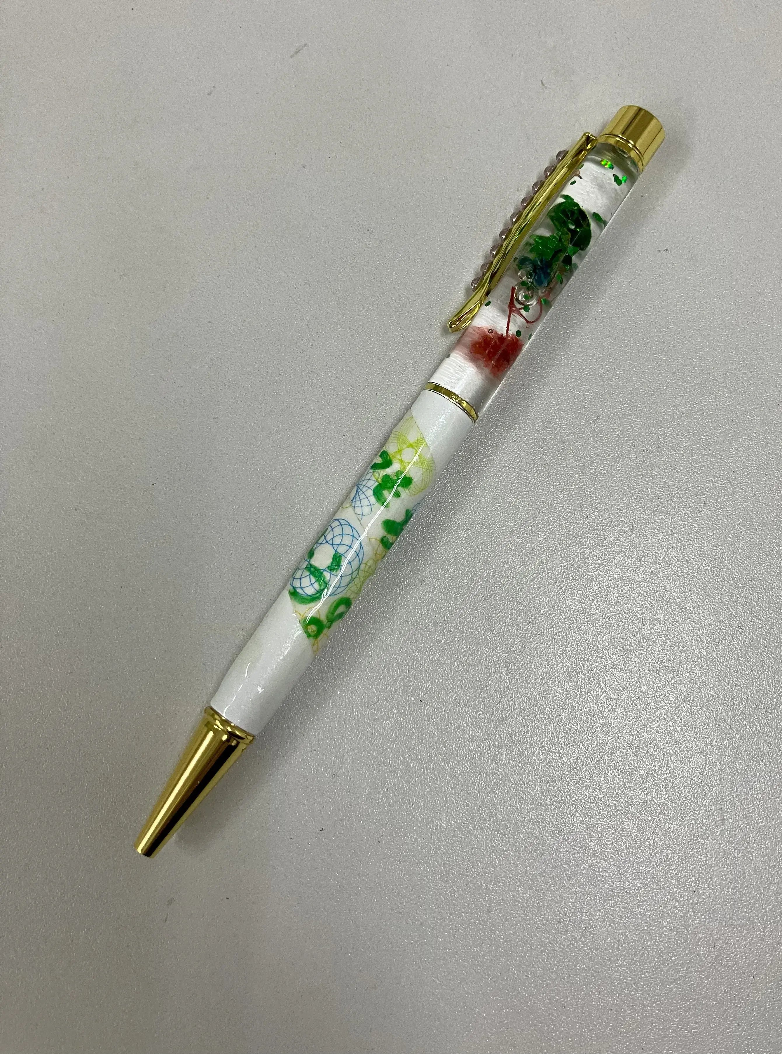 完成したハーバリウムペン